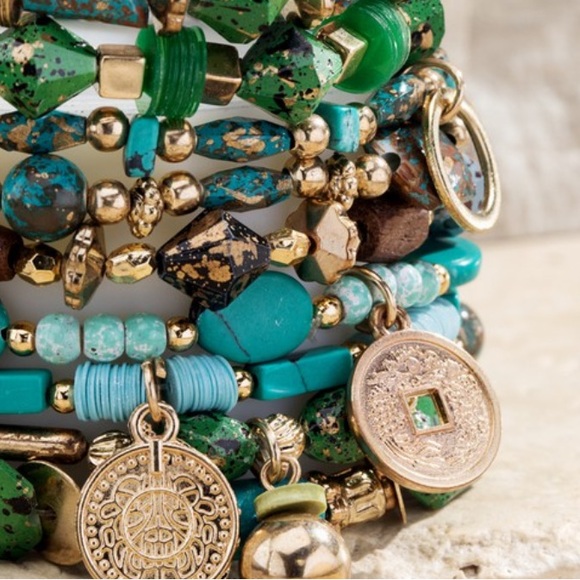 NWT Boutique Green Bohemian Hippy Boho 9 Multi Layered Mixed Beads Bracelet Set - Picture 6 of 6